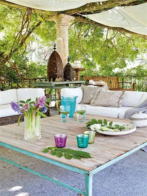 Лаванда, Фиолетовый, Сервировка, Дизайн интерьера, Тень, Аксессуары для дома, Цветочный горшок, Наружная конструкция, Керамика, Уличный стол,