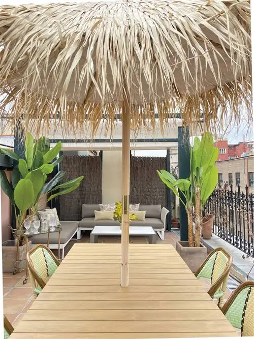 Пентхаус в Мадриде с террасой, гостиной и столовой на открытом воздухе