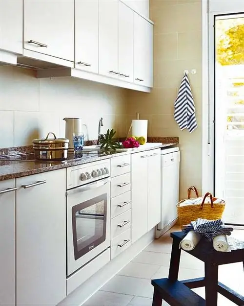 Флаг, Комната, Этаж, Мебель, Кухня, Крупная бытовая техника, Дизайн интерьера, Краснодеревщик, Дом, Кухонная техника,