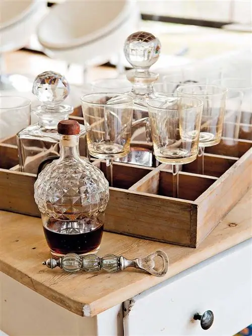 Посуда для напитков, Стекло, Посуда для бара, Жидкость, Сервировочная посуда, Посуда, Жидкость, Бокалы, Бутылка, Стеклянная бутылка,