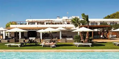 Отель Gecko Beach Club