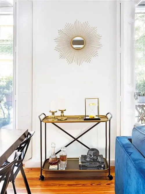 Мебель, Комната, Стол, Дизайн интерьера, Желтый, Журнальный столик, Стена, Гостиная, Обои, Стул,