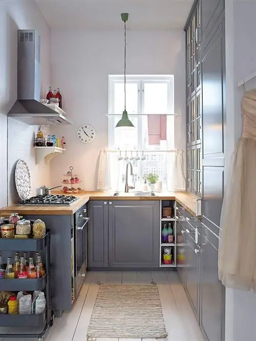 серая П-образная кухня