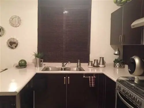 Комната, Сантехника, Недвижимость, Дизайн интерьера, Кран, Стена, Дизайн интерьера, Стекло, Раковина, Недвижимость,