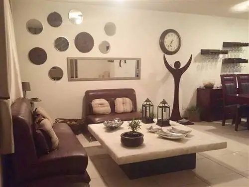 Комната, Дизайн интерьера, Стена, Гостиная, Мебель, Дизайн интерьера, Диван, Фоторамка, Дом, Потолок,