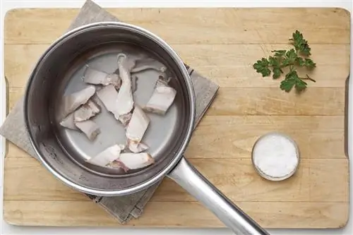 Треска с белой фасолью и иберийской свининой 1
