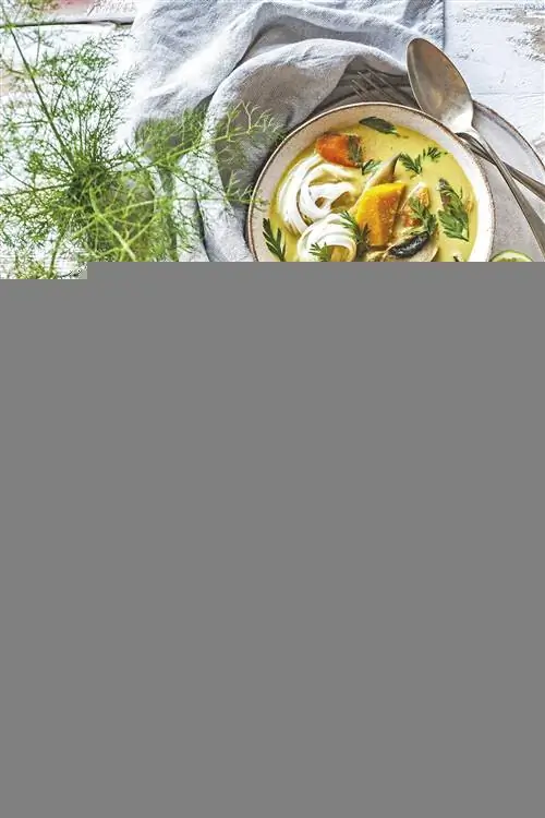 тыквенный суп с лапшой и грибами