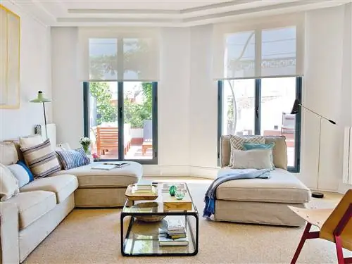 Гостиная, Мебель, Комната, Дизайн интерьера, Недвижимость, Журнальный столик, Дом, Диван, Стол, Здание,