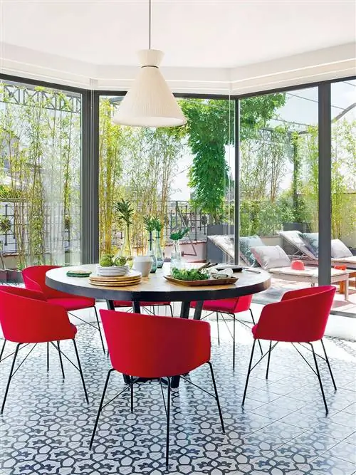 Мебель, Стол, Комната, Дизайн интерьера, Красный, Имущество, Столовая, Стул, Главная, Здание,