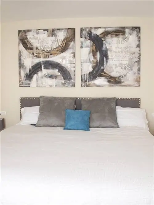 Кровать, Комната, Дизайн интерьера, Стена, Постельные принадлежности, Текстиль, Спальня, Простыня, Постельное белье, Мебель,