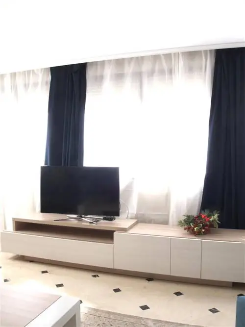 Дизайн интерьера, Текстиль, Комната, Устройство отображения, Дизайн интерьера, Плоский дисплей, Обработка окон, Занавес, Принадлежности для телевизора, Принадлежности для компьютерного монитора,