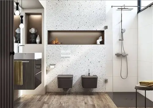современная каменная ванная комната с подвесным унитазом