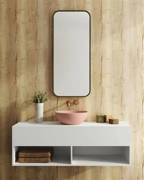 современная ванная комната с подвесным шкафчиком под раковину