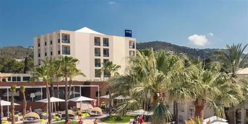 Отель Barceló Pueblo Ibiza, оазис спокойствия для семей