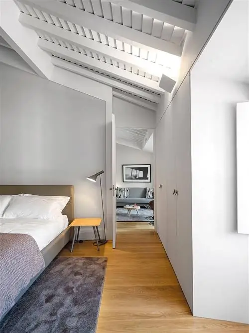 Этаж, Дерево, Кровать, Комната, Дизайн интерьера, Архитектура, Недвижимость, Пол, Стена, Потолок,