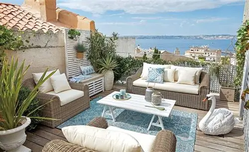 Терраса с видом на море