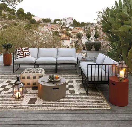 Терраса при свечах