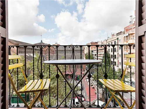 Таблица, Уличный стол, Мебель для улицы, Утюг, Металл, Тень, Балкон, Наружная конструкция, Патио, Строительный материал,