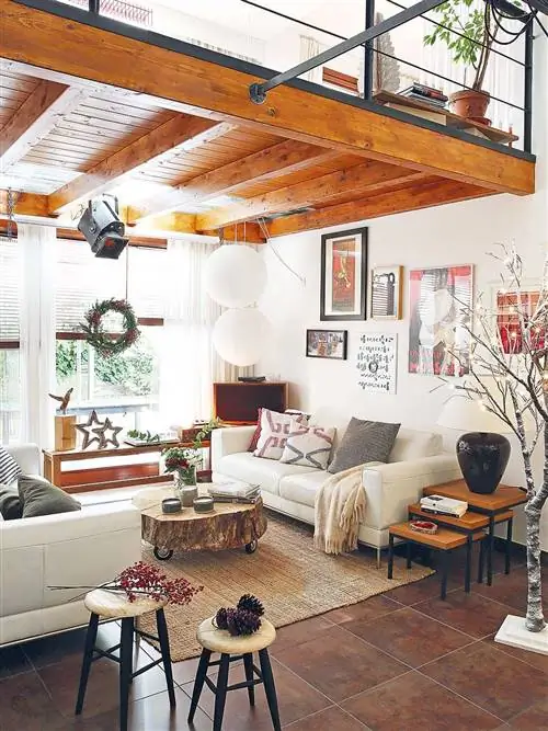 Комната, Дизайн интерьера, Дерево, Пол, Гостиная, Дом, Стол, Мебель, Диван, Потолок,