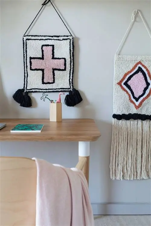 украшать стены