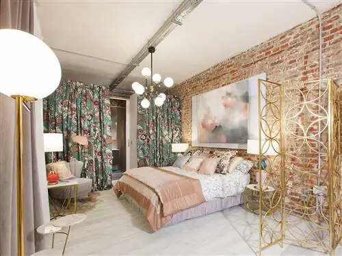 Спальня, Мебель, Комната, Недвижимость, Кровать, Дизайн интерьера, Здание, Потолок, Каркас кровати, Простыня,