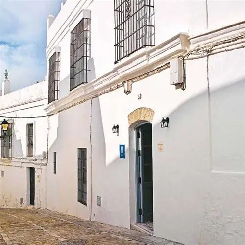 Стена, Дверь, Фасад, Недвижимость, Крепление, Дом, Композитный материал, Домашняя дверь, Материальное имущество, Бетон,