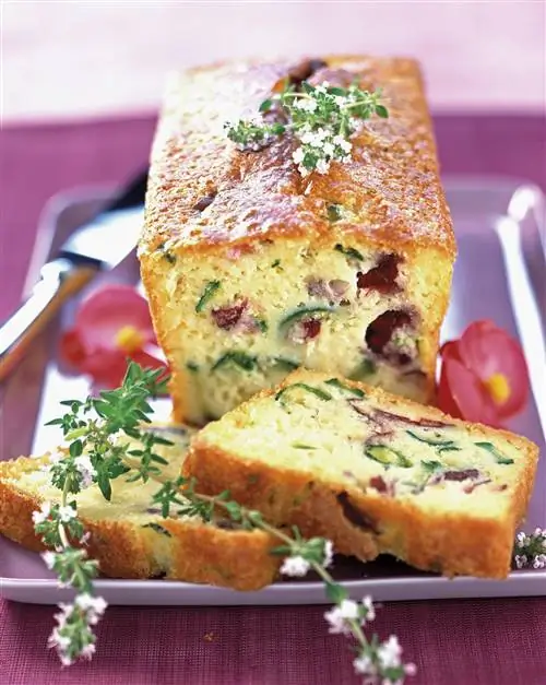 хлеб с фиолетовым луком и цуккини