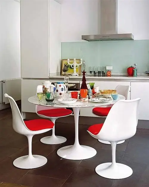 Комната, Этаж, Дизайн интерьера, Стекло, Стол, Пол, Мебель, Стена, Дизайн интерьера, Бокалы,