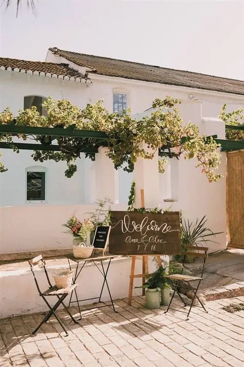 Имущество, Дом, Здание, Стена, Недвижимость, Мебель, Комната, Дом, Коттедж, Стол,