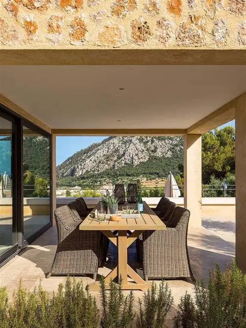 Недвижимость, Комната, Дом, Стол, Мебель, Дизайн интерьера, Недвижимость, Дом, Архитектура, Здание,