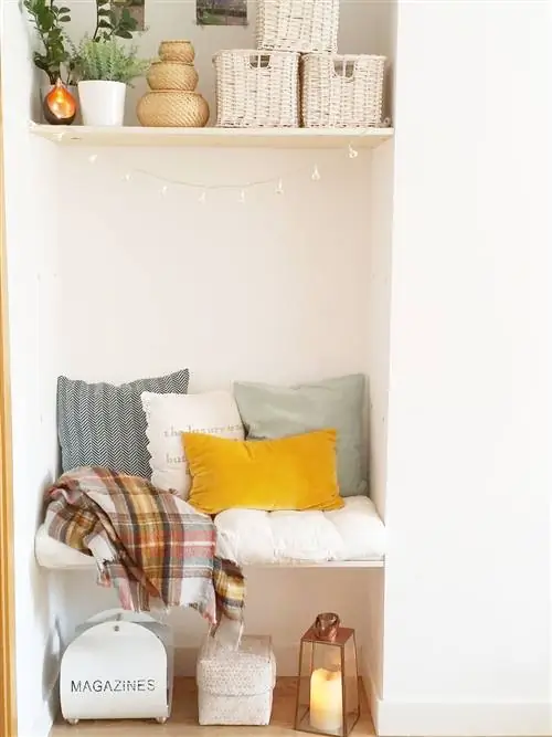 Комната, Текстиль, Стена, Дизайн интерьера, Подушка, Декоративная подушка, Подушка, Апельсин, Вазон, Белье,