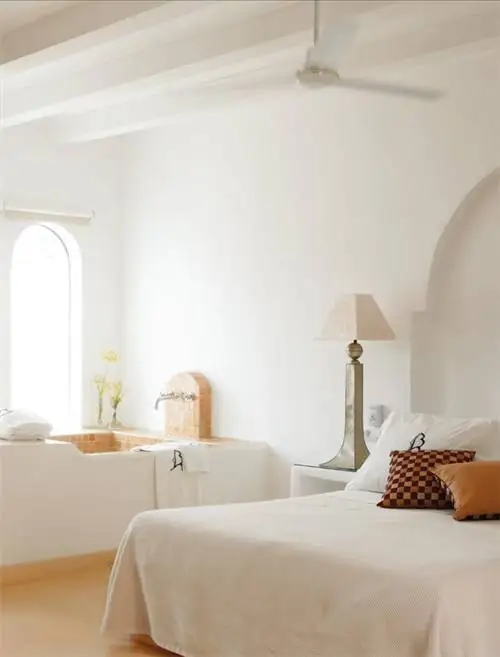 Кровать, Комната, Дизайн интерьера, Постельные принадлежности, Недвижимость, Текстиль, Стена, Спальня, Простыня, Пол,