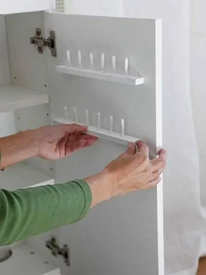 Продукт, Полка, Стена, Комната, Рука, Мебель, Плитка, Аксессуары для ванной комнаты, Ванная комната, Пол,