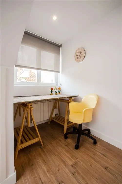 Комната, Имущество, Мебель, Этаж, Желтый, Дизайн интерьера, Деревянный настил, Дом, Стол, Лиственных пород,