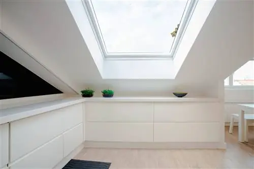 Комната, Имущество, Потолок, Дизайн интерьера, Дневное освещение, Архитектура, Дом, Чердак, Здание, Этаж,