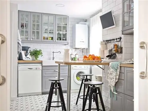 Комната, Барный стул, Дизайн интерьера, Белый, Столешница, Крупная бытовая техника, Шкаф, Краснодеревщик, Кухонный прибор, Кухня,