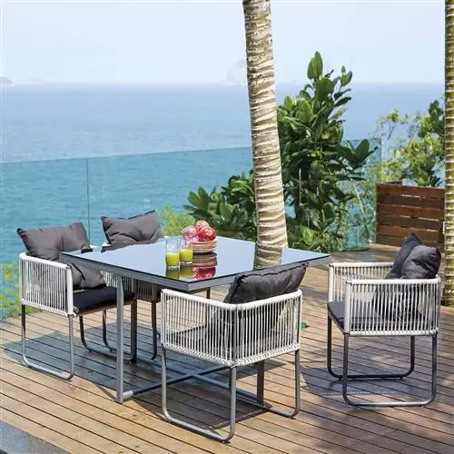 За пределами столовой Maisons du Monde