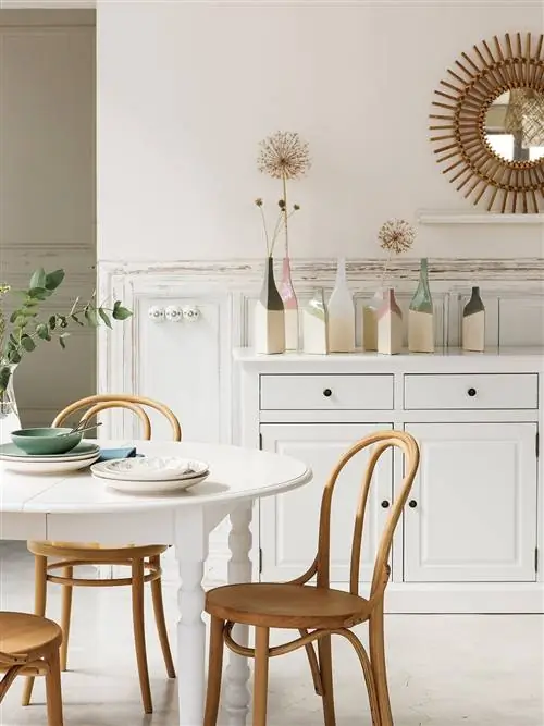 Мебель, Комната, Белый, Столовая, Стол, Дизайн интерьера, Стул, Стена, Пол, Дом,