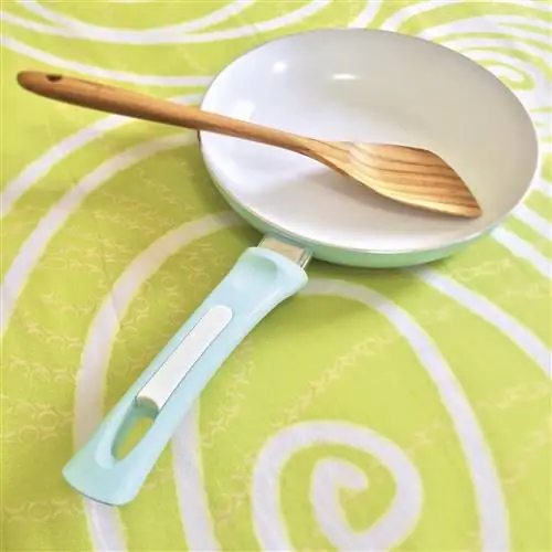 Бытовые привычки: остудить сковороду