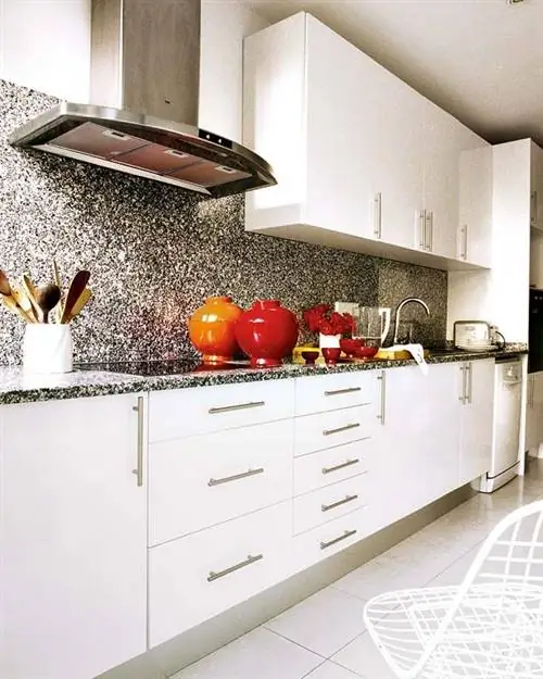 Комната, пол, кухня, столешница, пол, краснодеревщик, кухонный прибор, ящик, бытовая техника, дом,