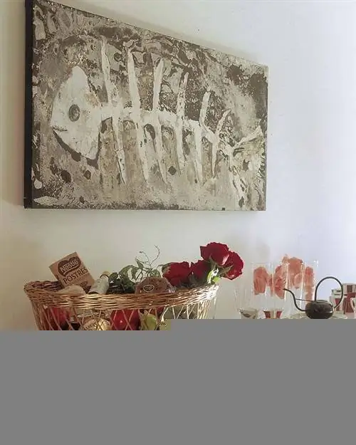 Сервировочная посуда, Дизайн интерьера, Корзина, Аксессуары для дома, Композиция из цветов, Рамка для фото, Фотосъемка натюрморта, Плетеная, Цветочный дизайн, Центральная часть,