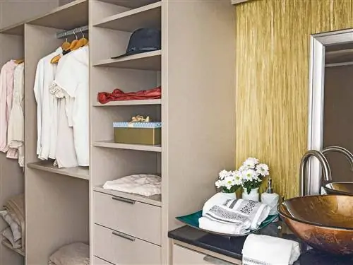 Полка, Комната, Мебель, Гардероб, Буфет, Недвижимость, Стеллажи, Гардероб, Дизайн интерьера, Краснодеревщик,