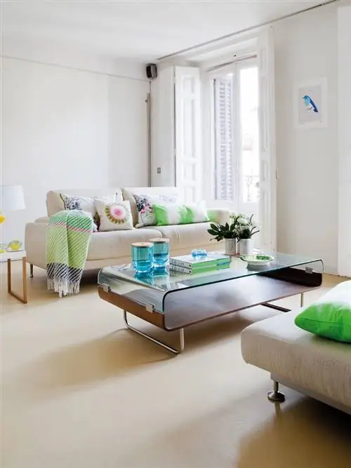 Мебель, Комната, Дизайн интерьера, Гостиная, Спальня, Недвижимость, Кровать, Стол, Пол, Студийный диван,