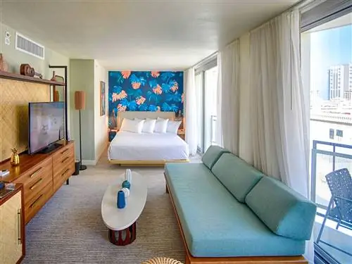 Комната, Мебель, Недвижимость, Дизайн интерьера, Спальня, Здание, Гостиная, Недвижимость, Кровать, Стол,