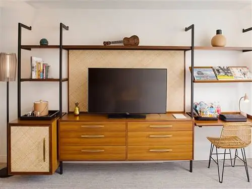 Мебель, Комната, Полка, Дизайн интерьера, Компьютерный стол, Стена, Гостиная, Стеллажи, Плоский дисплей, Стол,