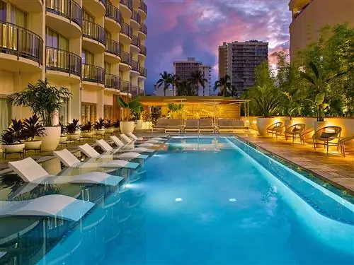 Бассейн, Здание, Недвижимость, Кондоминиум, Курорт, Недвижимость, Гостиница, Небо, Архитектура, Курортный город,