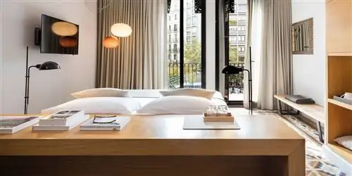 Отель Alexandra Barcelona, отдых для двоих. Модернистское здание в Эшампле