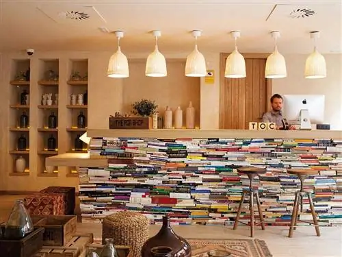 Освещение, Дизайн интерьера, Комната, Светильник, Потолок, Стеллаж, Полка, Дизайн интерьера, Коллекция, Потолочный светильник,