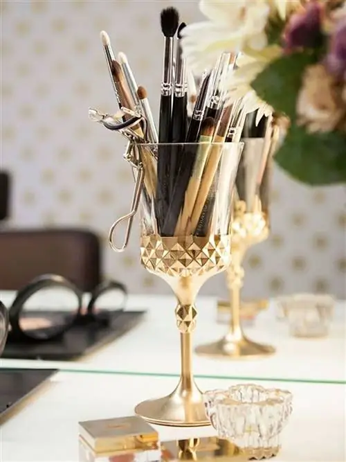 Бокалы для шампанского, Бокалы, Центральная часть, Стакан, Шампанское, Комната, Стол, Бокал для вина, Посуда, Цветок,