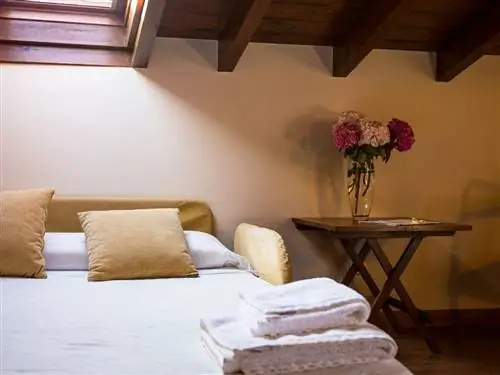 Комната, Дизайн интерьера, Мебель, Стена, Постельное белье, Дизайн интерьера, Дом, Аксессуары для дома, Постельные принадлежности, Бежевый,